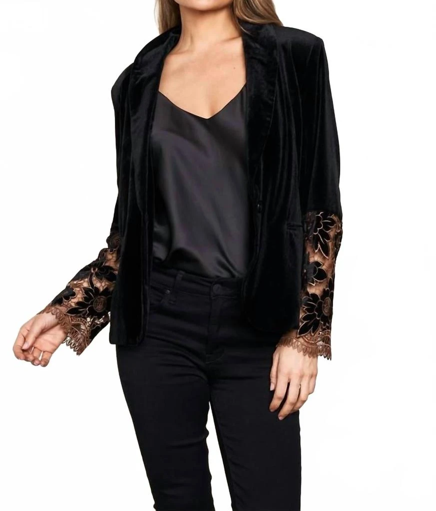 PAPARAZZI Velvet Blazer With Velvet Cutwork Back And Sleeves In Black 3