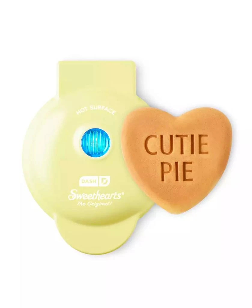 Dash x Sweethearts Cutie Pie Heart Mini Waffle Maker 1