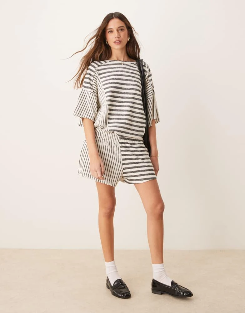 ASOS ASOS DESIGN oversized boxy t-shirt in textured mixed stripe 3