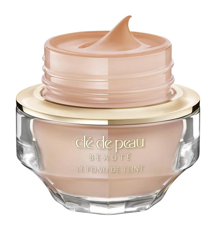 Cle de Peau The Foundation 2
