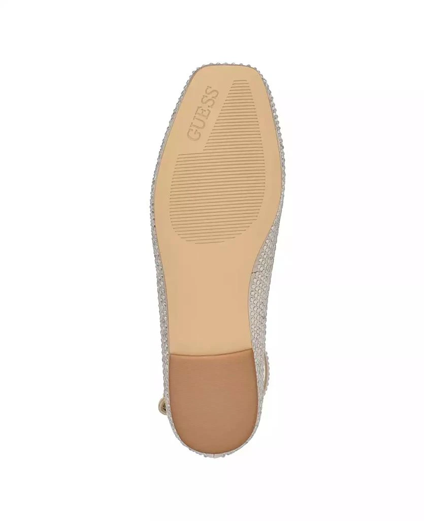 GUESS Women's Levvise Square Toe Ballet Flat 5