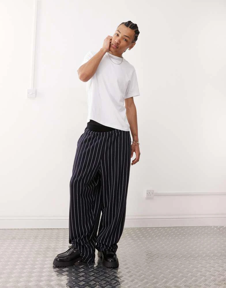 COLLUSION COLLUSION Relaxed skater joggers in pinstripe print - MULTI 1