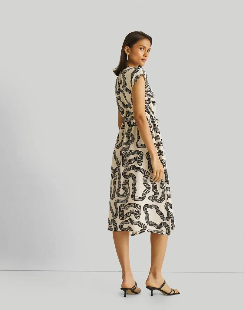 Reistor Deep V-neck. Gathered Dress 4