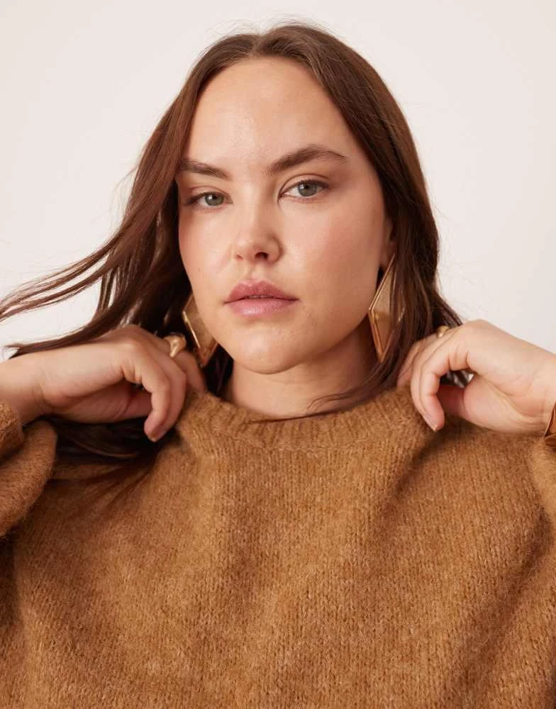 ASOS ASOS EDITION Curve knitted oversized crew neck jumper in camel 2