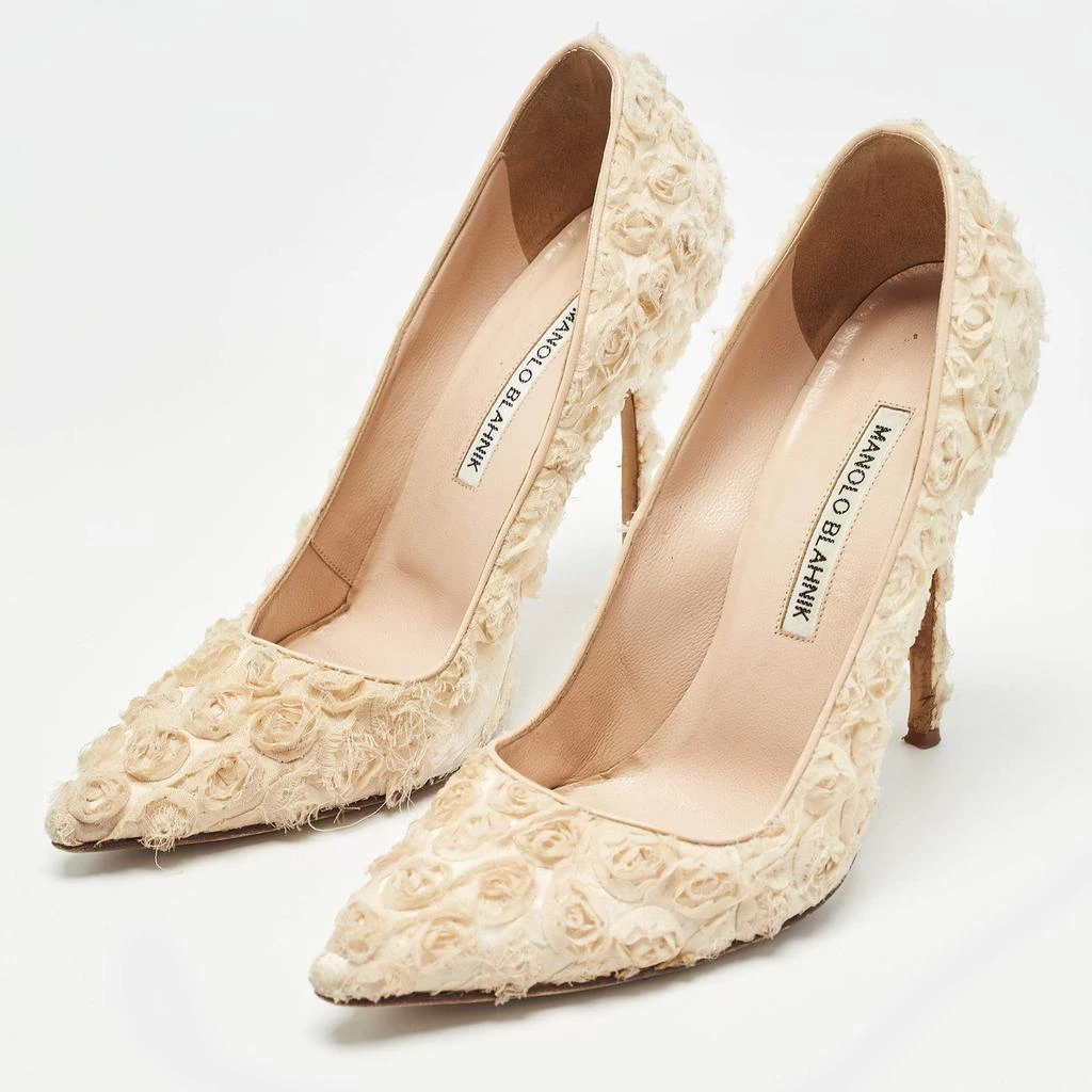 Manolo Blahnik Manolo Blahnik Cream Fabric Floral Pumps Size 37 2