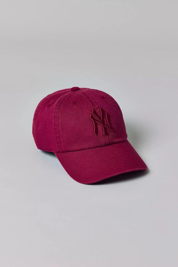 Mitchell
Ness Mitchell
Ness MLB NY Yankees Tonal Logo Dad Hat