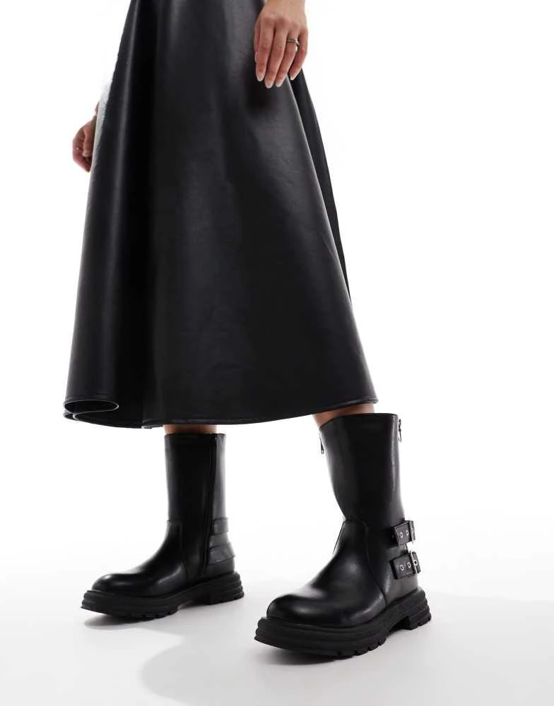 Glamorous Glamorous chunky chelsea boots with buckles and zip in black 2