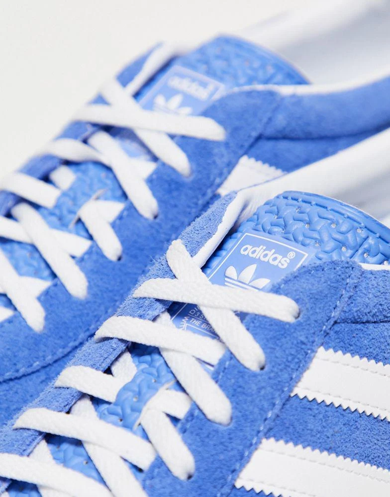 Adidas adidas Originals Gazelle Indoor gum sole trainers in light blue 3