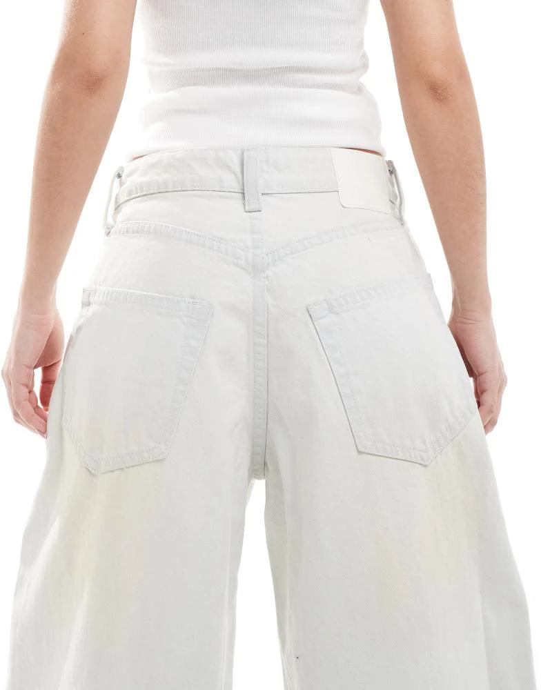 Monki Monki Peggy low waist super baggy jeans in light blue wash 5