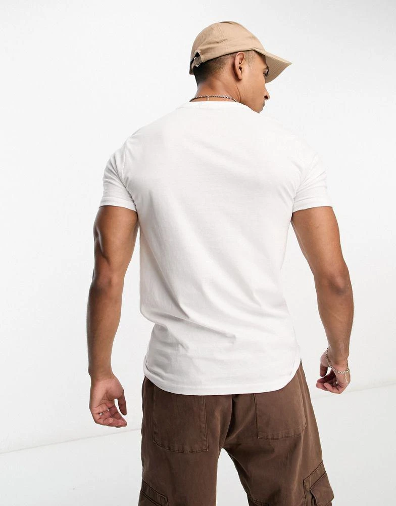 Pull&Bear Pull&Bear muscle fit t-shirt in white 4