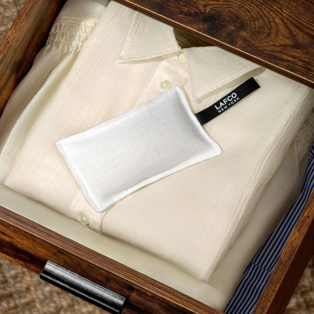 LAFCO Champagne Scented Linen Sachet 4