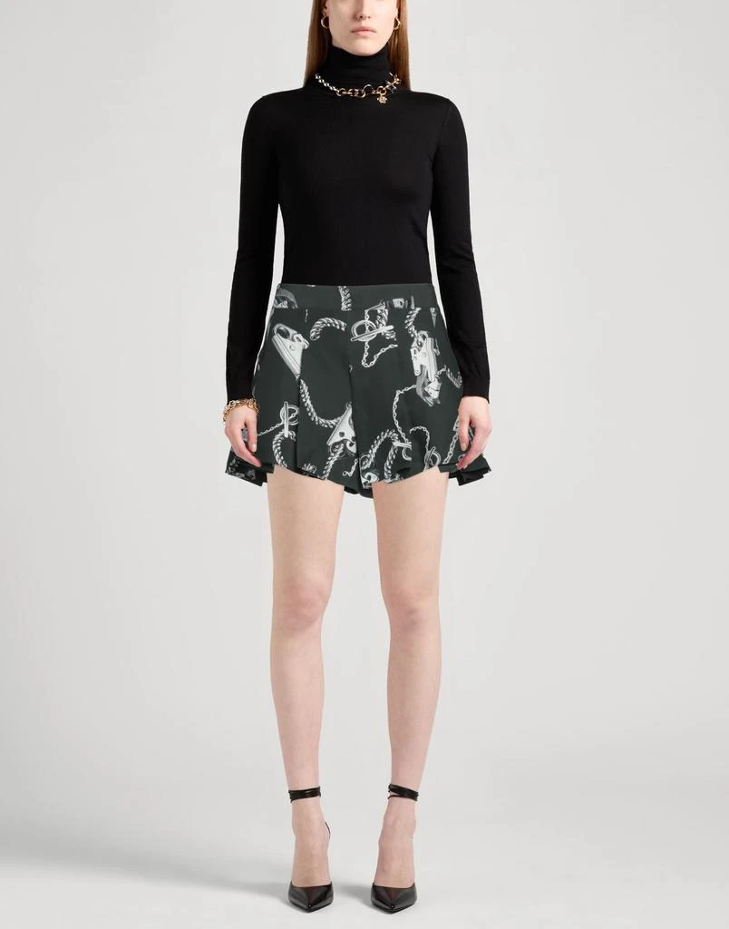 Burberry Shorts
Bermuda 2