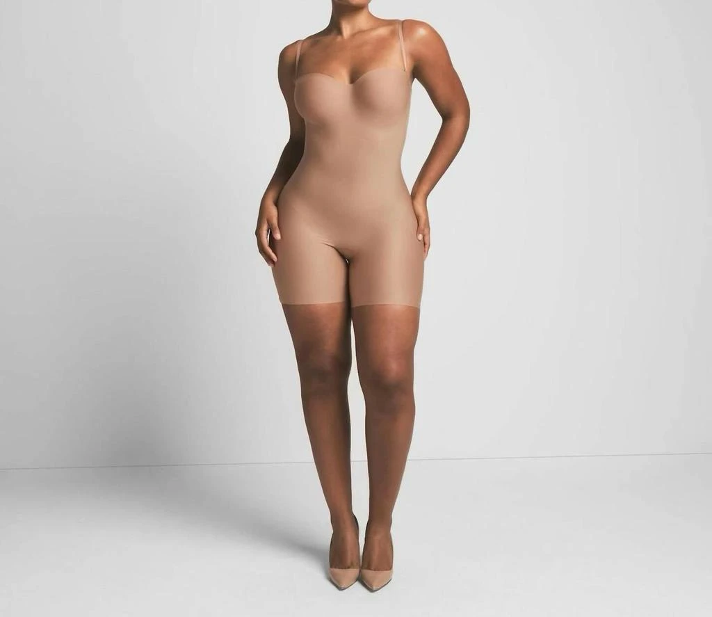 SKIMS Skims - Women
s Body Core Sculpt Underwire Mid Thigh Bodysuit 4