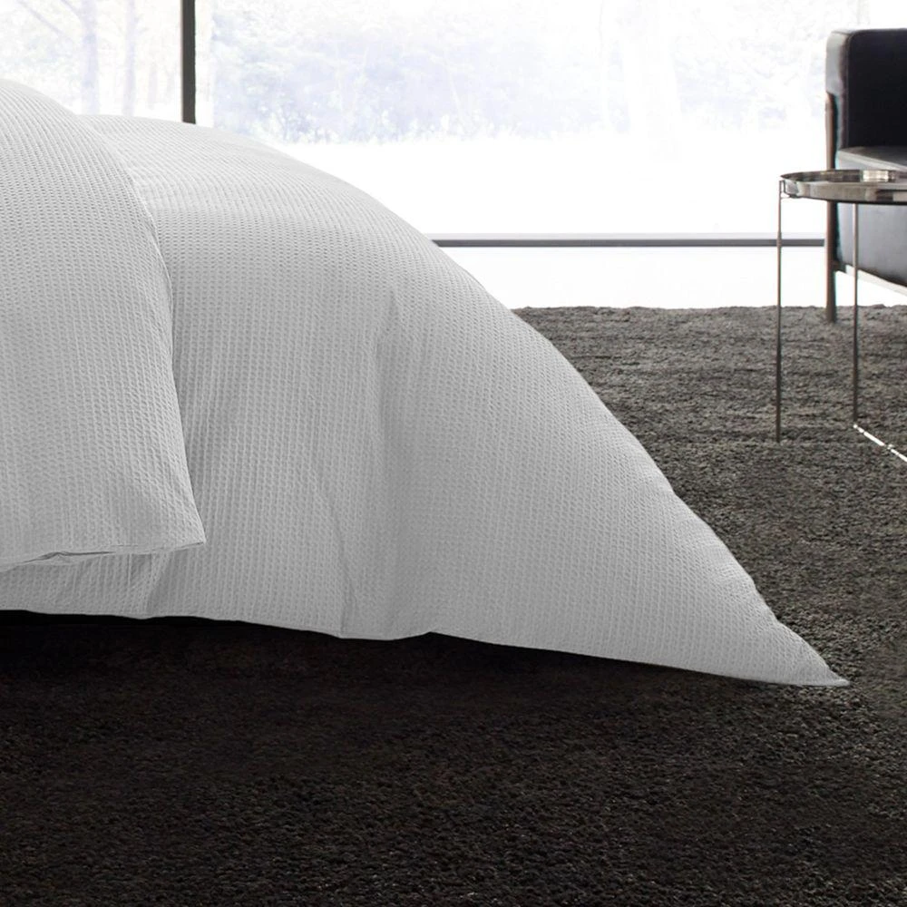 Vera Wang Waffle Pique  Comforter Set, Queen 3