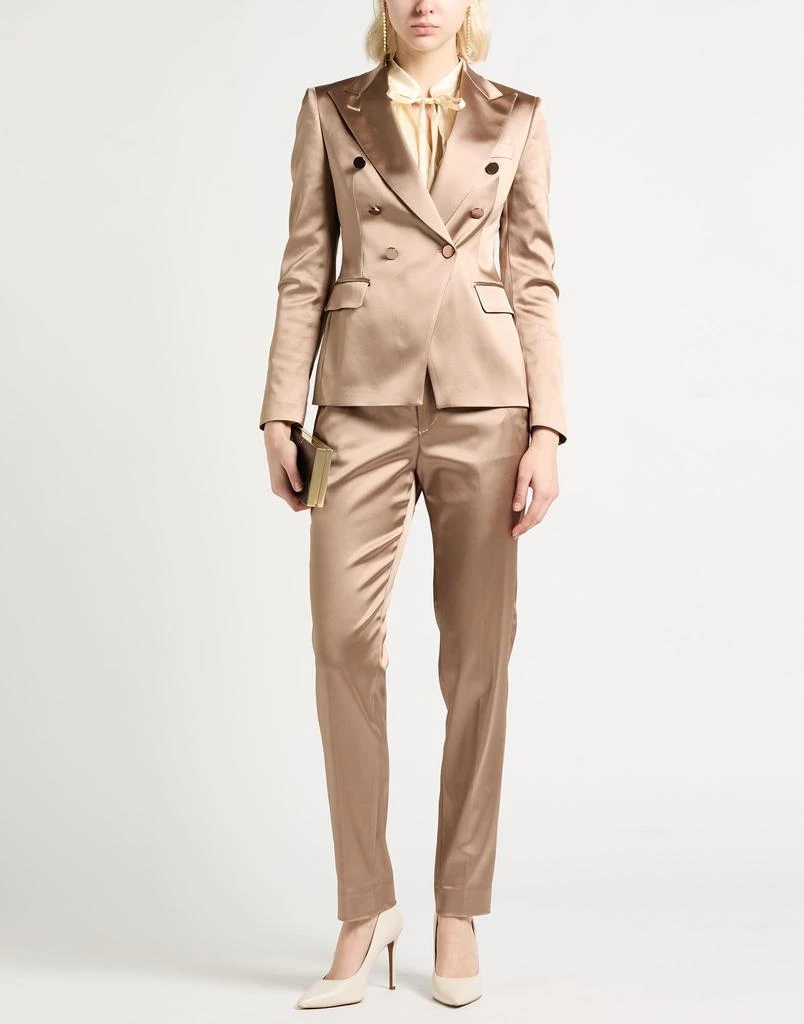 TAGLIATORE 02-05 Suits
Sets 2