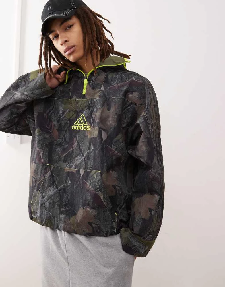 Adidas adidas Originals Camo Jacket Q1 in green 2