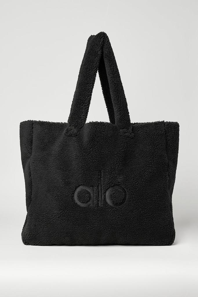 \"Alo Yoga\"  FOXY SHERPA TOTE ボアフリースバッグ 送関込み ☆Alo Yoga☆ FOXY SHERPA TOTE ボアフリースバッグ