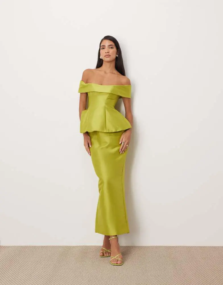 ARRANGE ARRANGE structured off the shoulder satin maxi dress in LIME - LIME - UK 18 ARRANGE ARRANGE structured off the shoulder satin maxi dress in LIME - LIME - UK 18