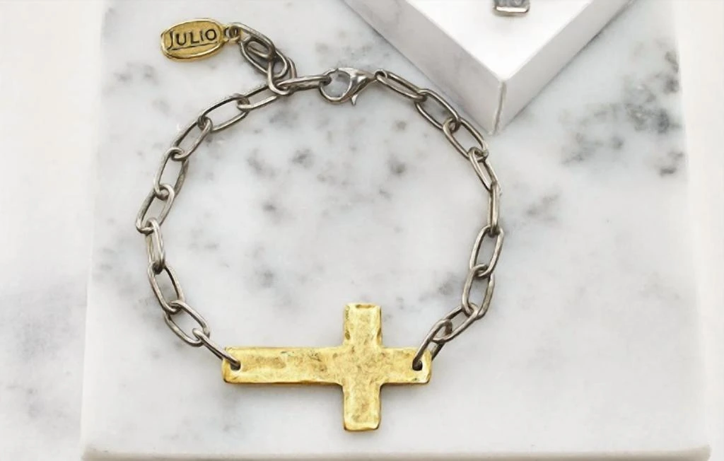 Poshture Finds Poshture Finds - Women
s Julio Designs Cross Chain Bracelet