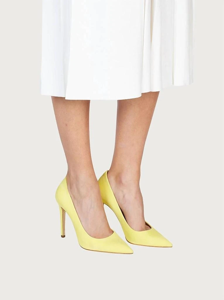 Salvatore Ferragamo Salvatore Ferragamo - Women
s Pointed-toe Pumps 6