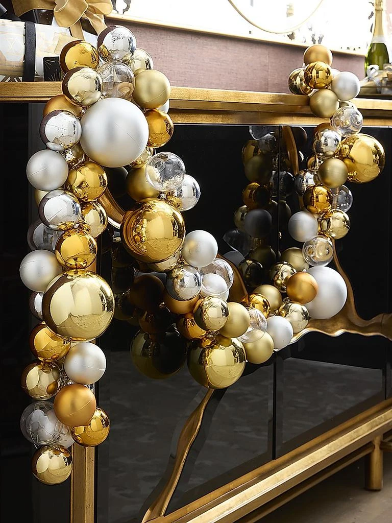 Cody Foster
Co New Traditional Two-Tone Glass Garland