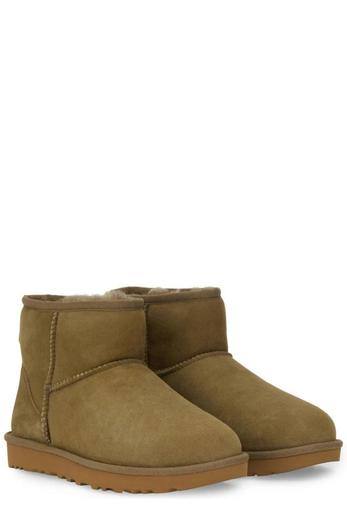 UGG UGG Classic Mini II Logo-Patch Ankle Boots 2