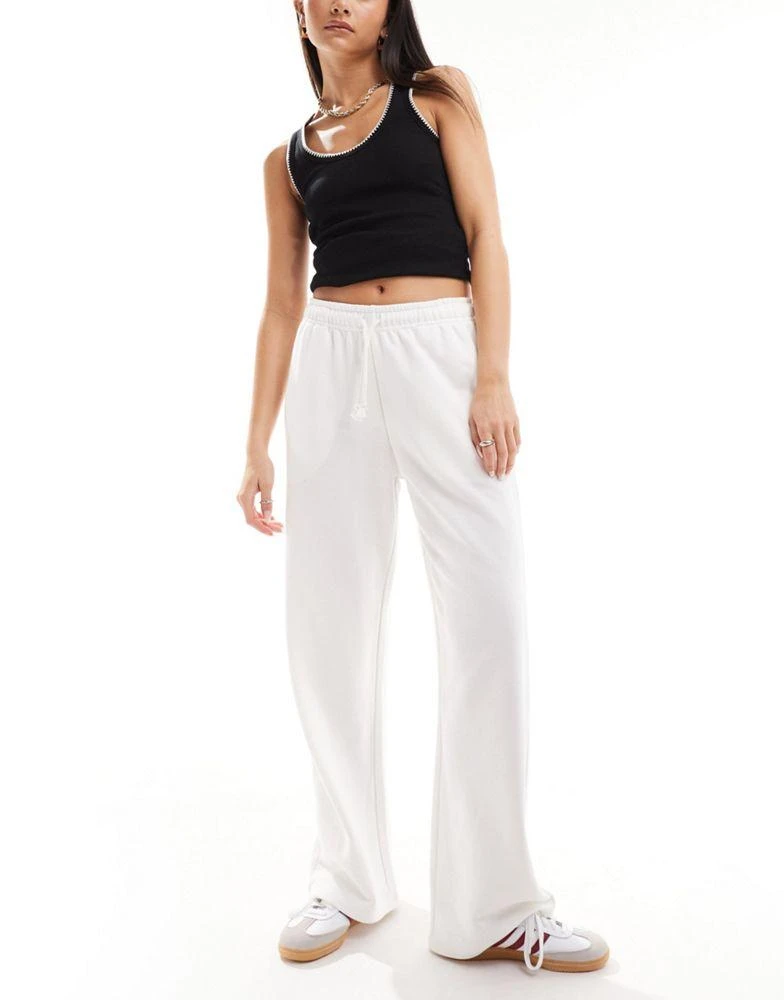 Pull&Bear Pull&Bear wide leg jogger in ecru 1
