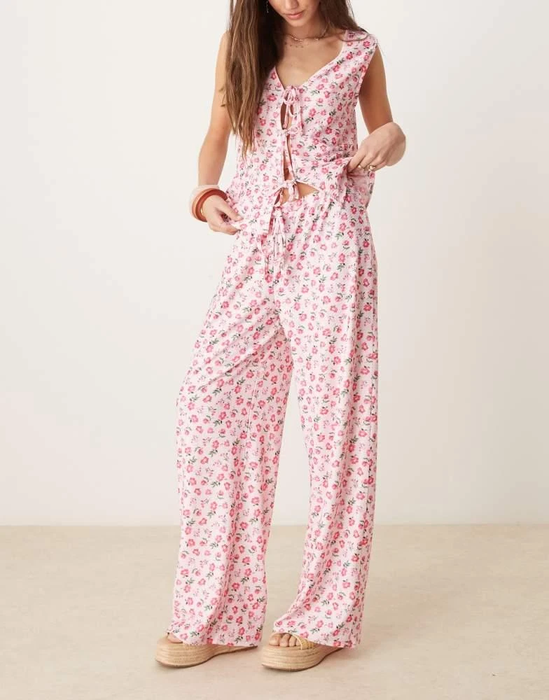ASOS ASOS DESIGN wide leg tie front trouser in pink ditsy floral 5