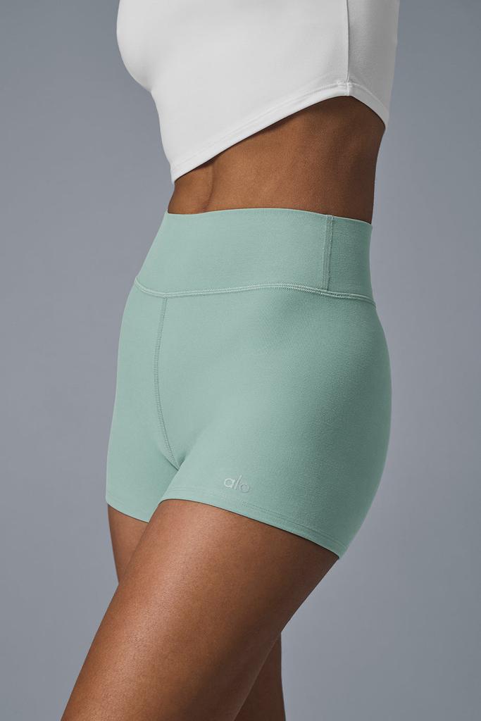 Alo Yoga Alosoft High-Waist Carefree Short - Botanical Green