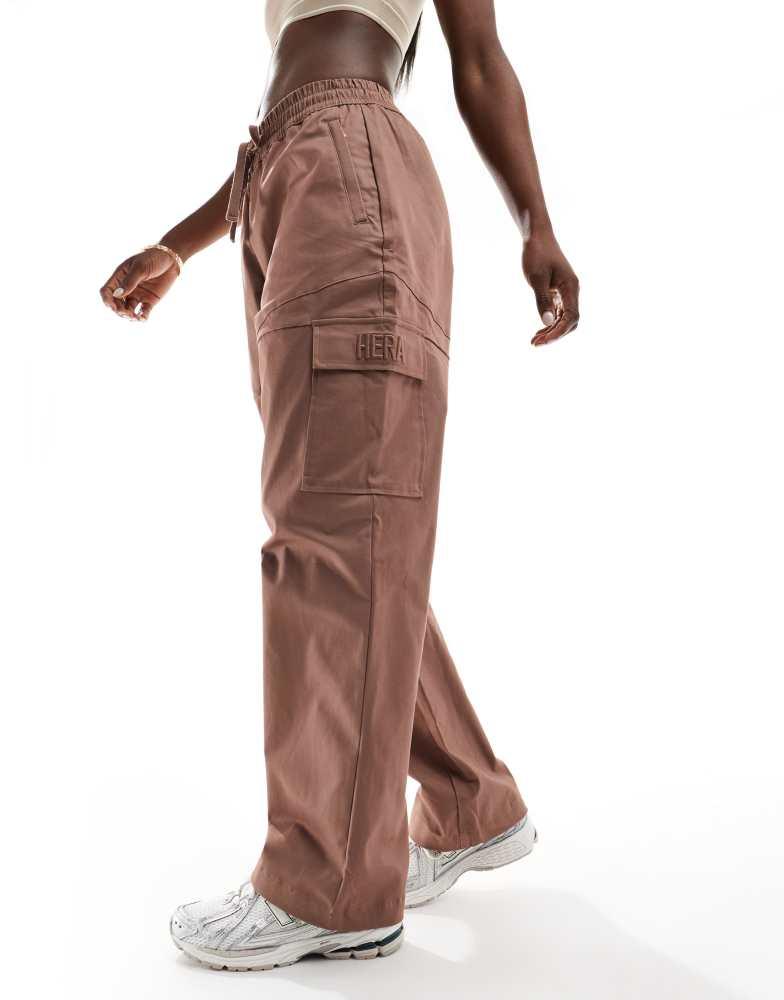 HERA Hera cargo pant in acorn brown