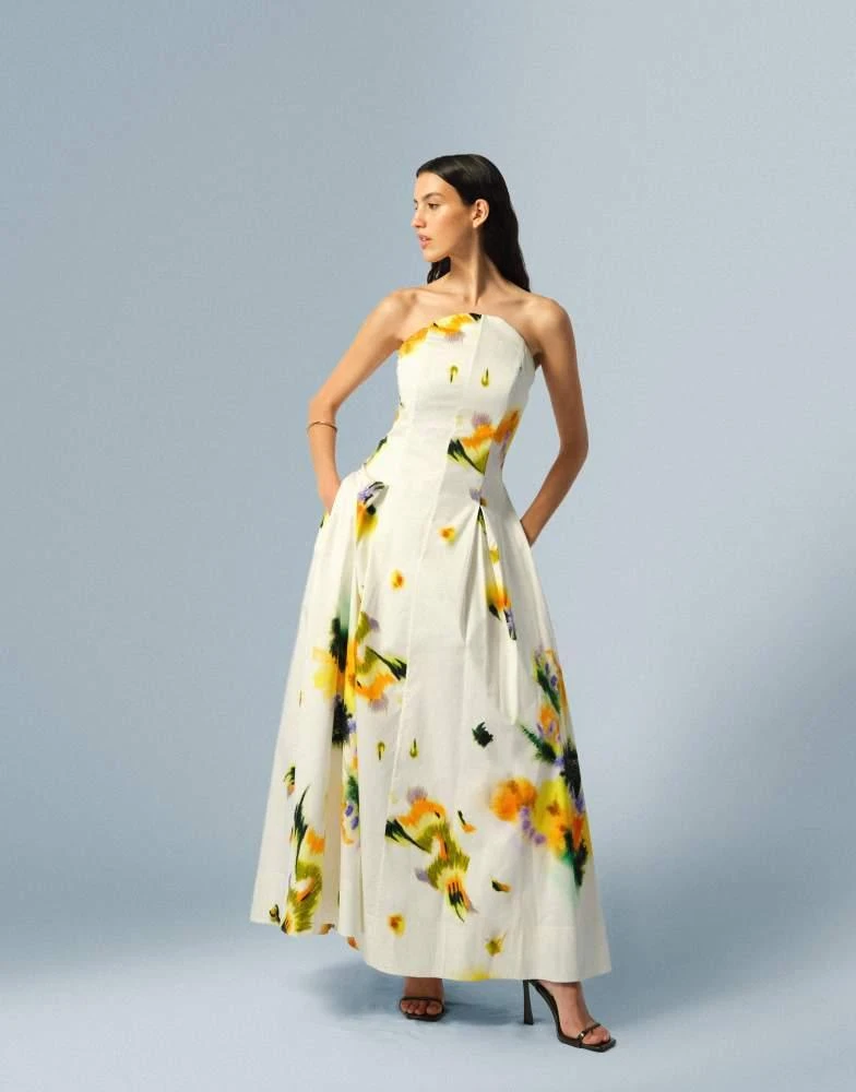 ARRANGE ARRANGE structured bandeau maxi dress in blurred floral print - Dresses & Skirts - Free Shipping - BeyondStyle ARRANGE ARRANGE structured bandeau maxi dress in blurred floral print - Dresses & Skirts - Free Shipping - BeyondStyle