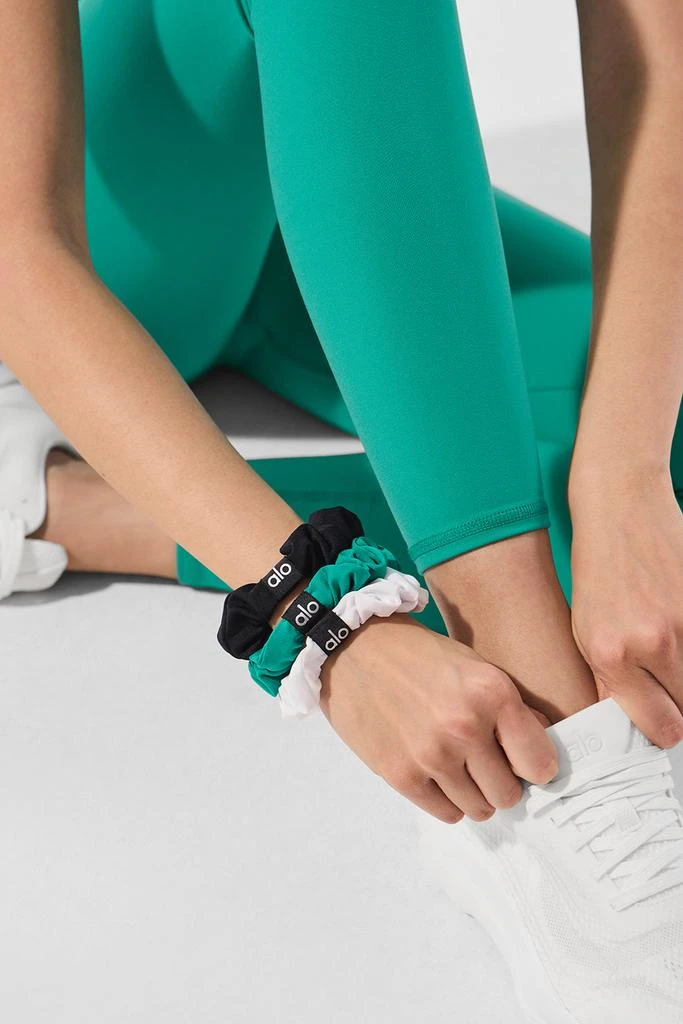 Alo Fresh Mini Scrunchie 3-Pack - Spruce Green/White/Black  display picture 1