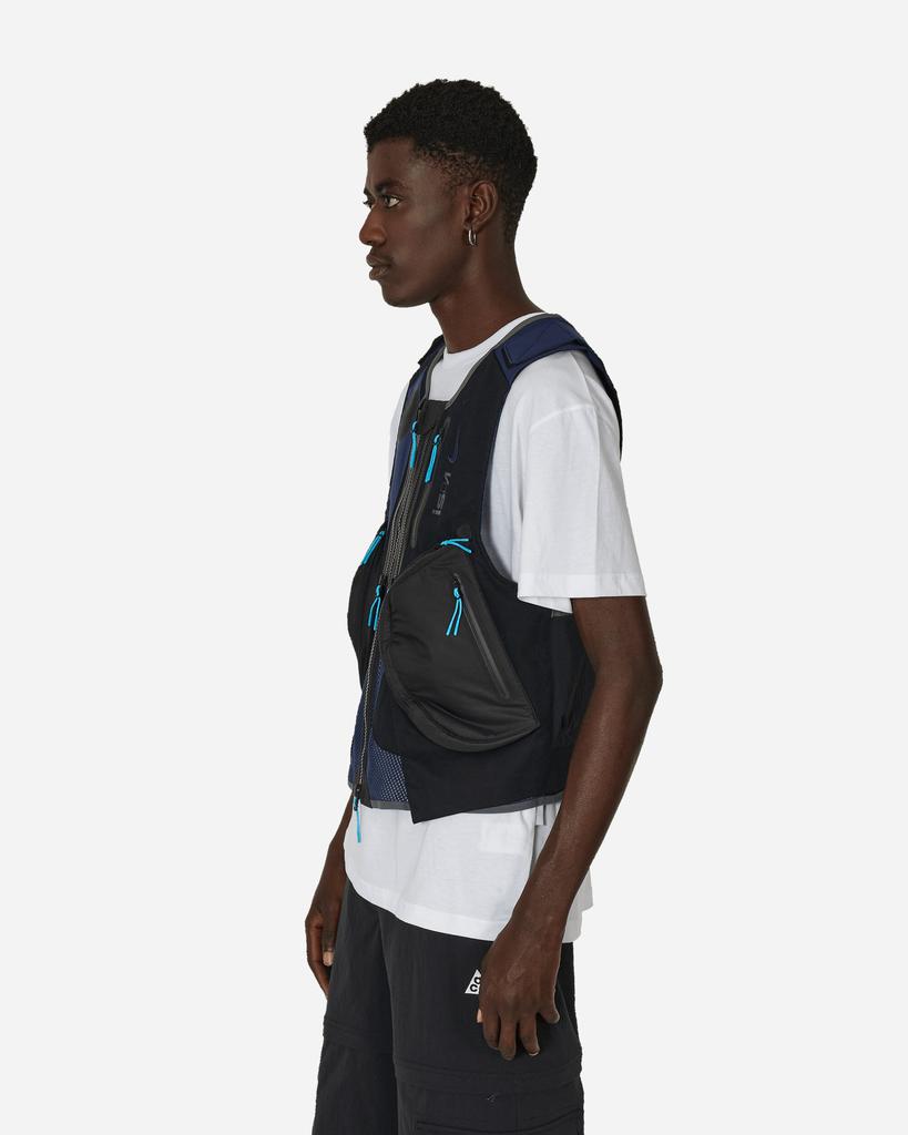 Shop ISPA Vest 2.0 Black / Midnight Navy on Sale at BeyondStyle