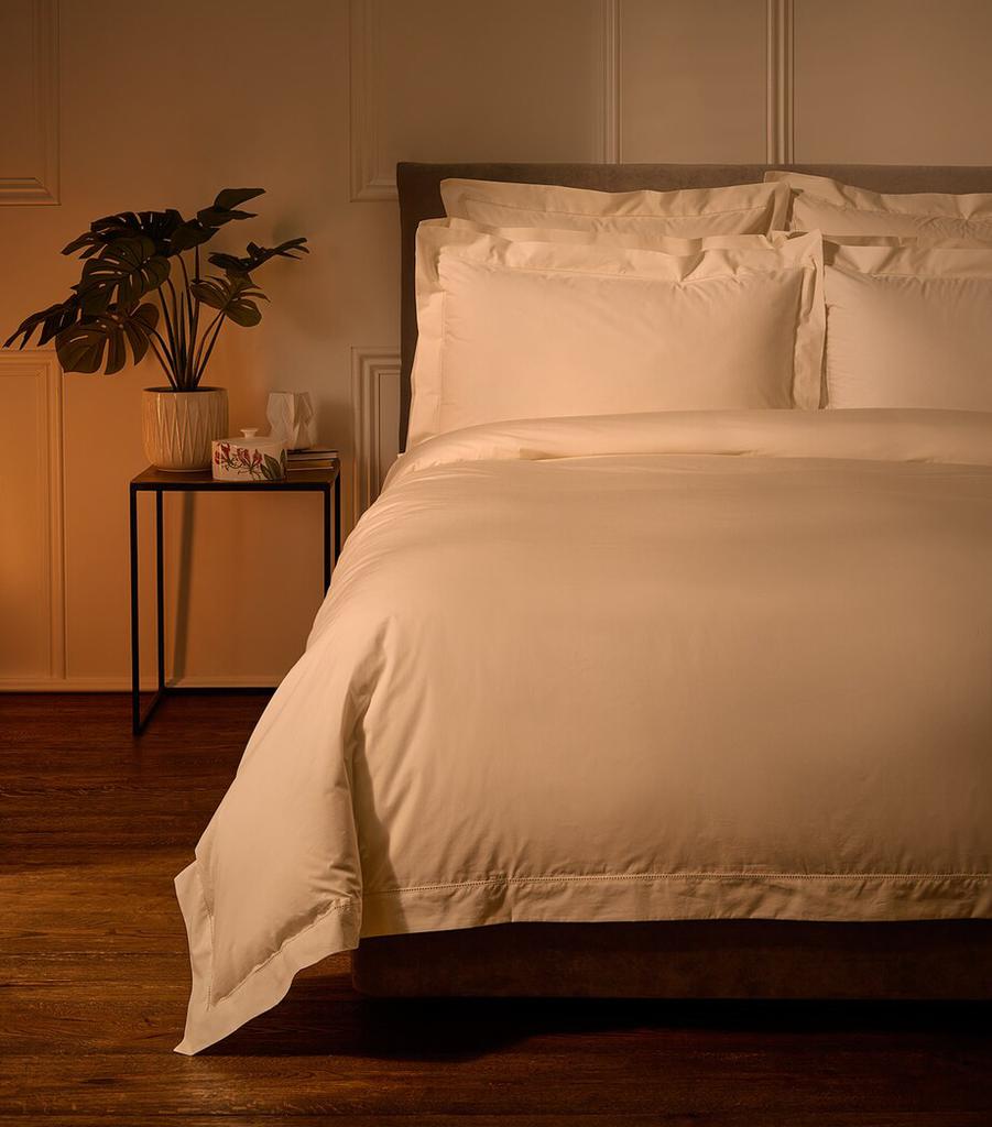 Harrods of London Cadogan Double Flat Sheet (230cm x 260cm)