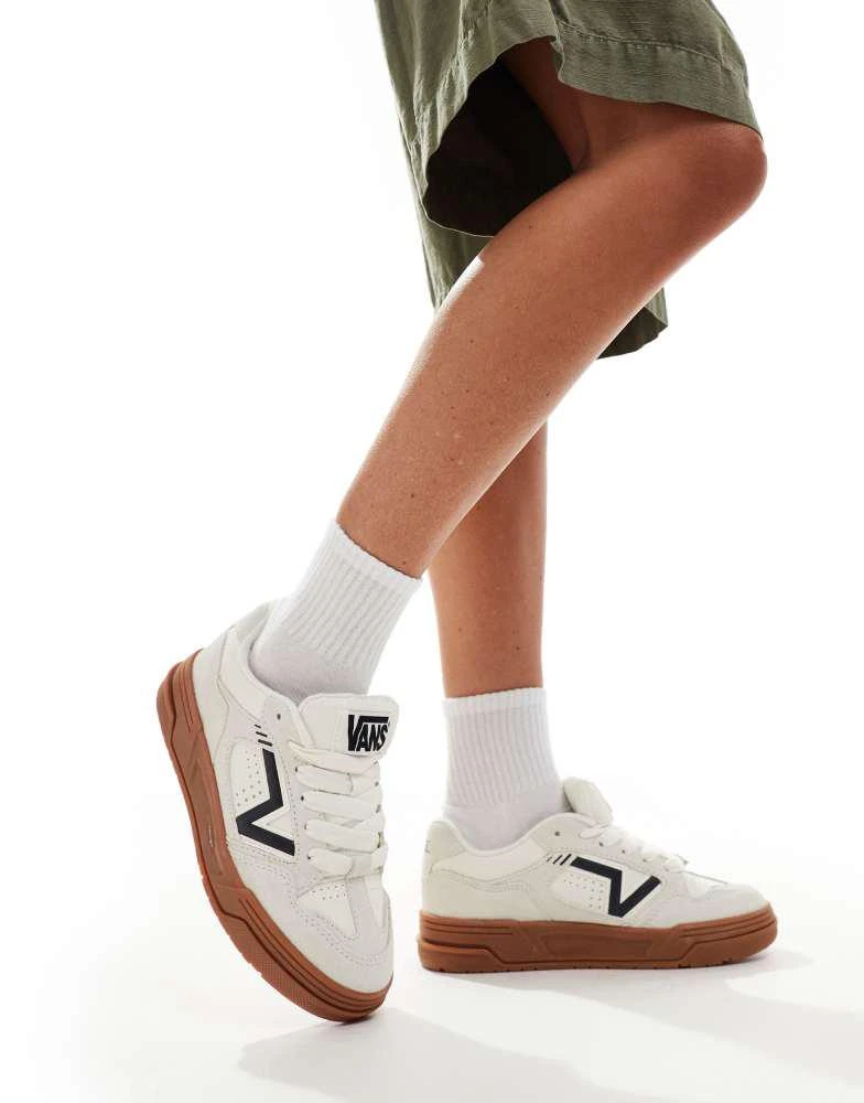 Vans Vans upland chunky suede trainers in off white with gum sole 5