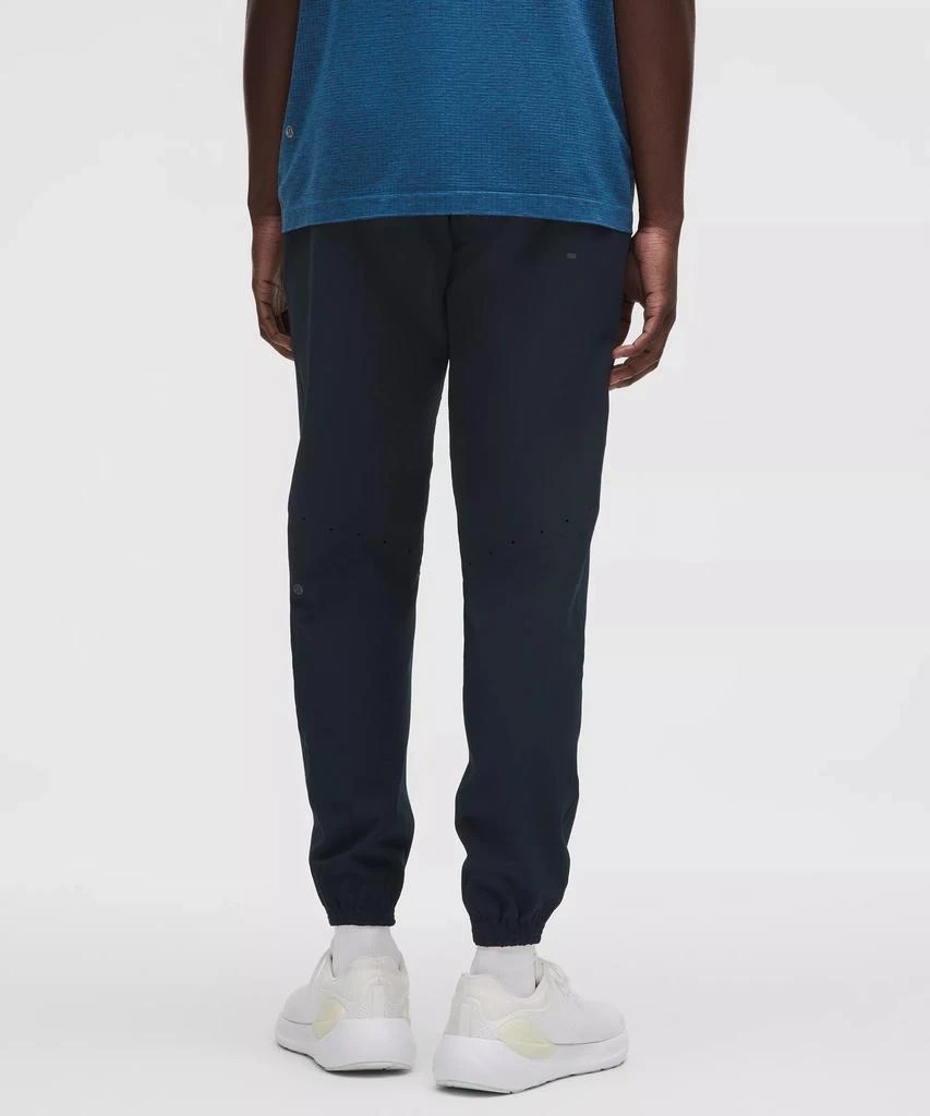 Lululemon License to Train Jogger *Regular 17
