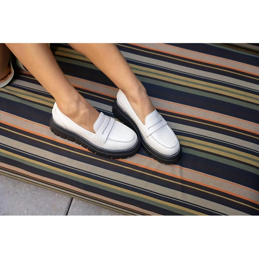 J/Slides J/Slides - Women's Tyler Leather Loafers 6