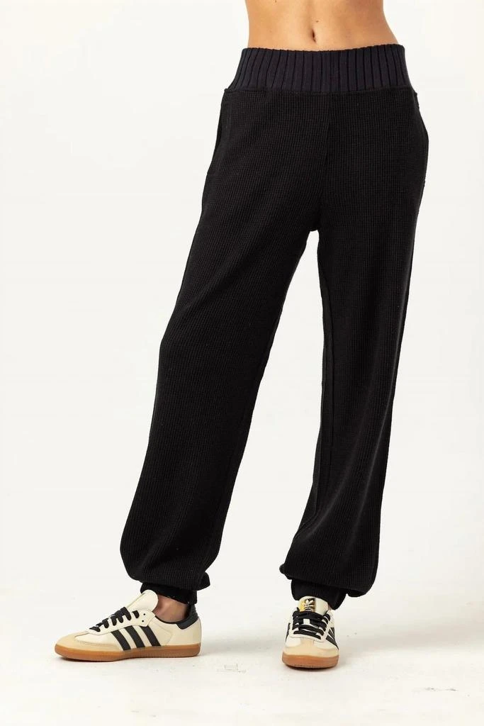 sundays Piper Jogger In Black 2