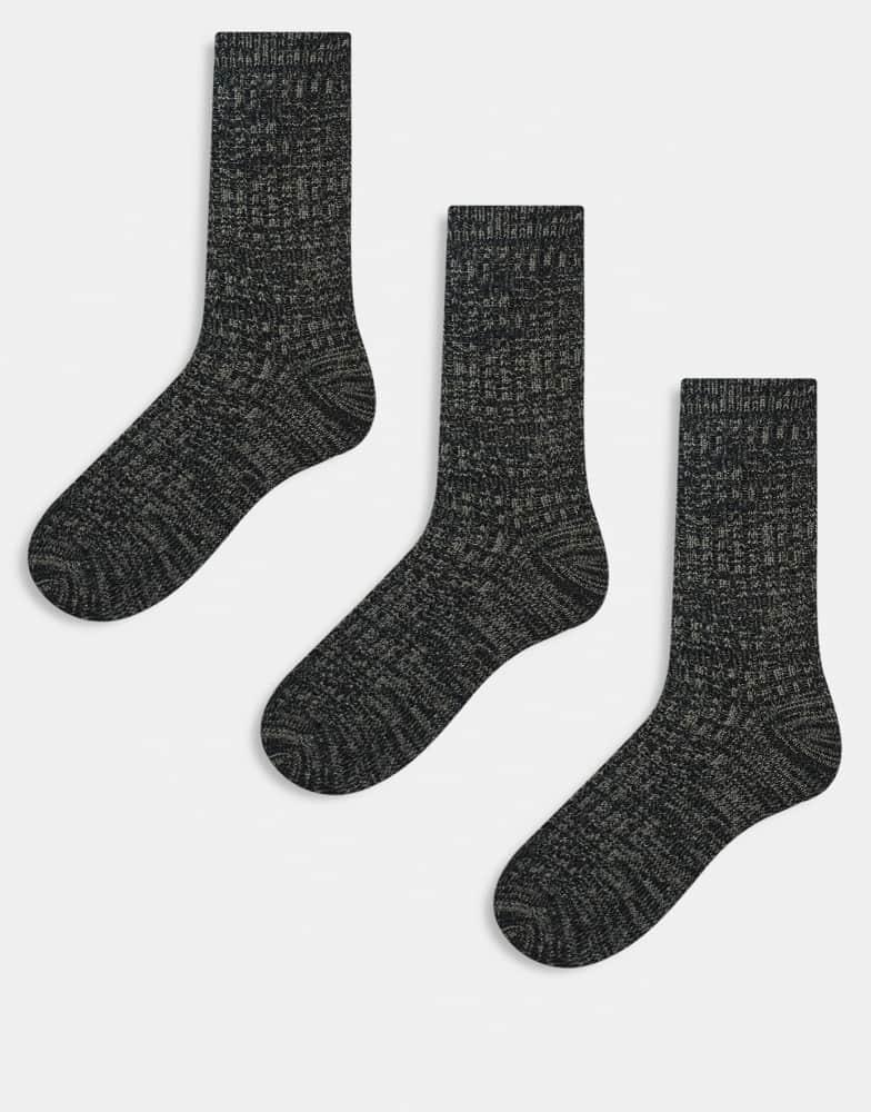 New Look New Look 3 pack heavyweight ribbed socks in khaki