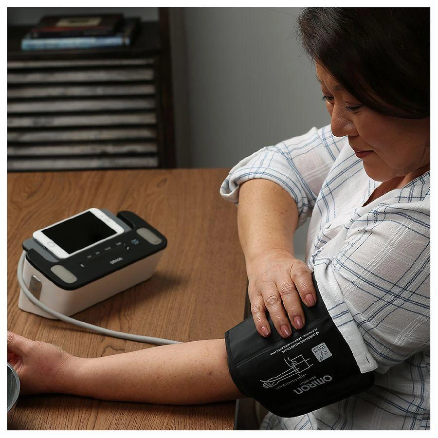 omron Complete Wireless Upper Arm Blood Pressure Monitor + EKG (BP7900) 3