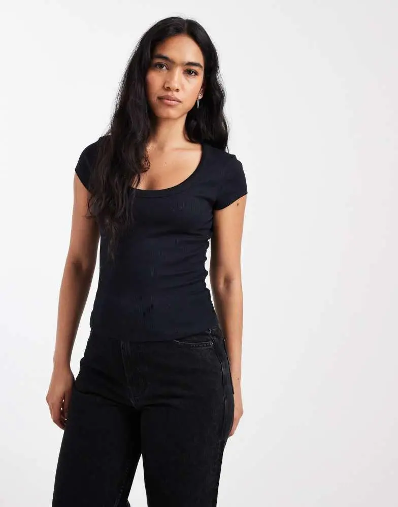 ASOS ASOS DESIGN scoop neck baby tee in black