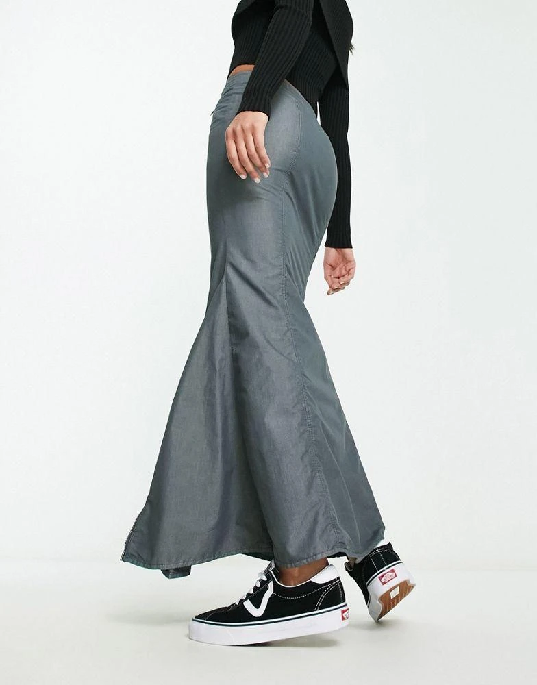 Collusion COLLUSION fishtail detail cargo maxi skirt in charcoal 4