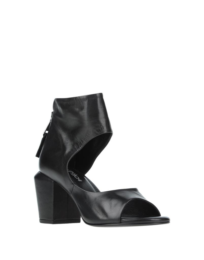 ELENA IACHI Pump