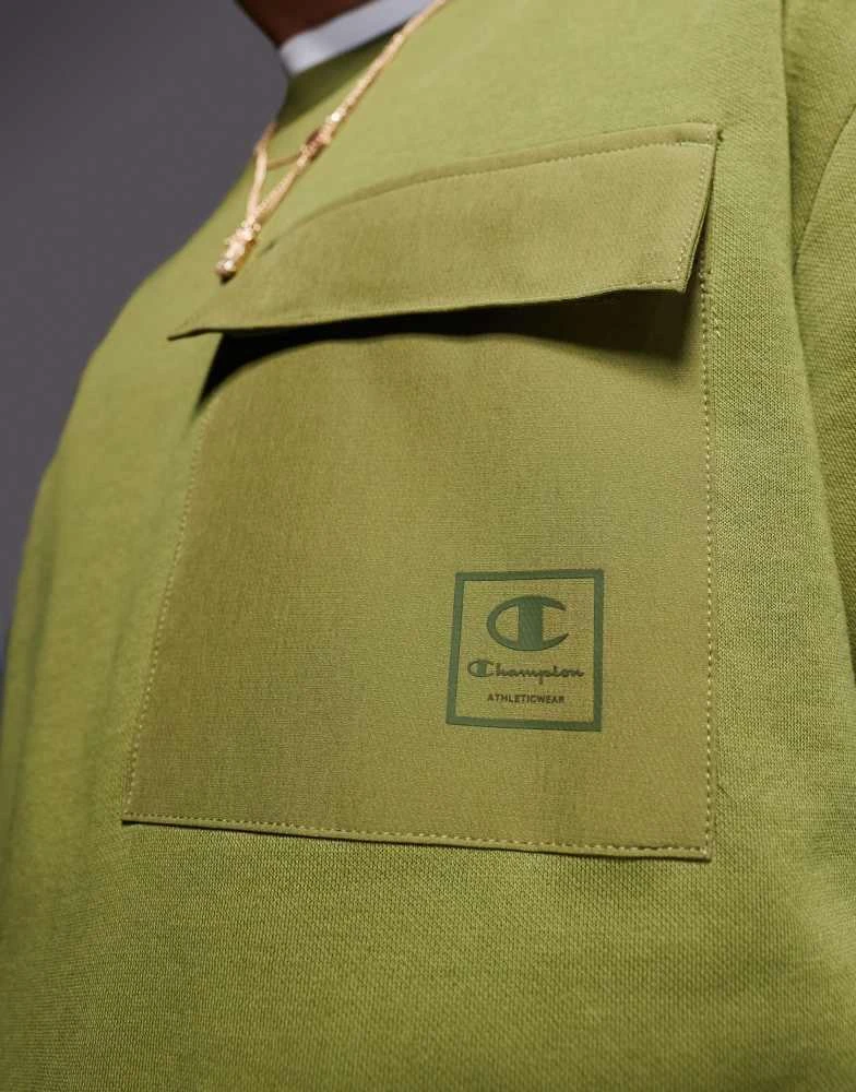 CHAMPION Champion Legacy pocket crew neck sweatshirt in green 3