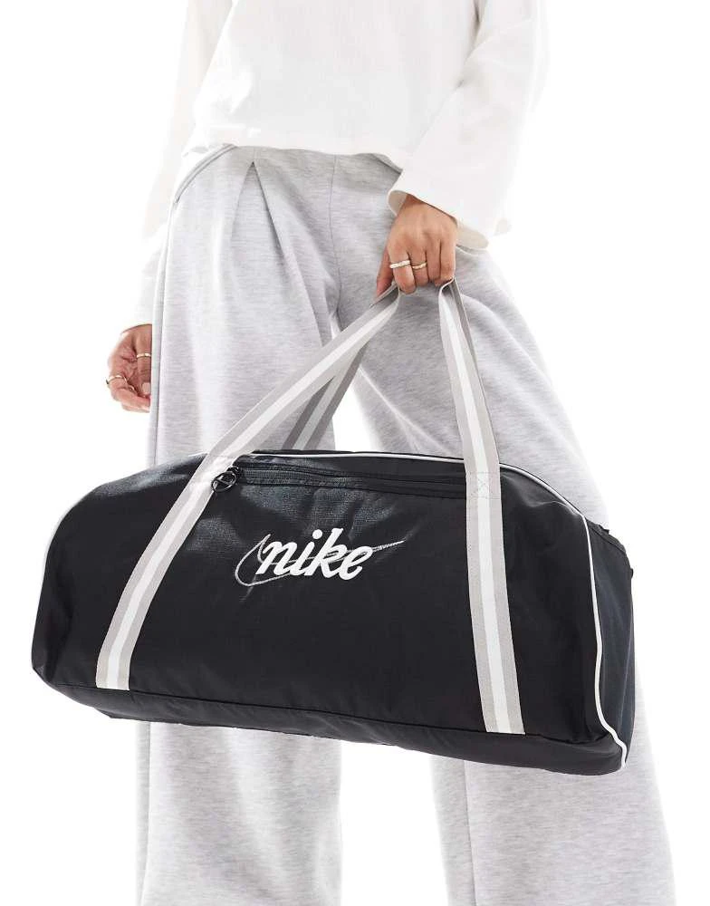 NIKE Nike Training Gym Club Retro holdall bag in black 2