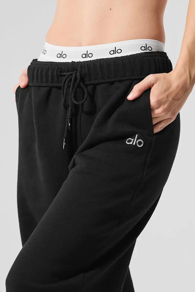 Alo Accolade Straight Leg Sweatpant - Black - Joggers - Free Shipping -  BeyondStyle