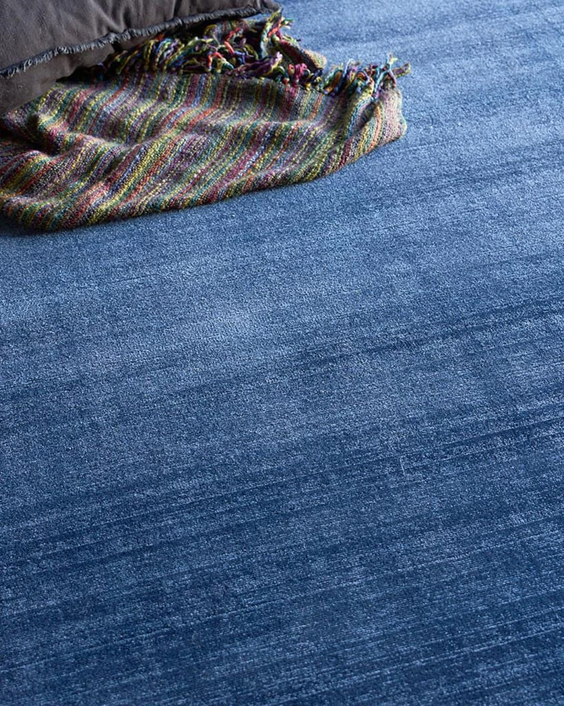 Exquisite Rugs Martelli Modern Hand-Loomed Navy Rug, 4' x 6' 6