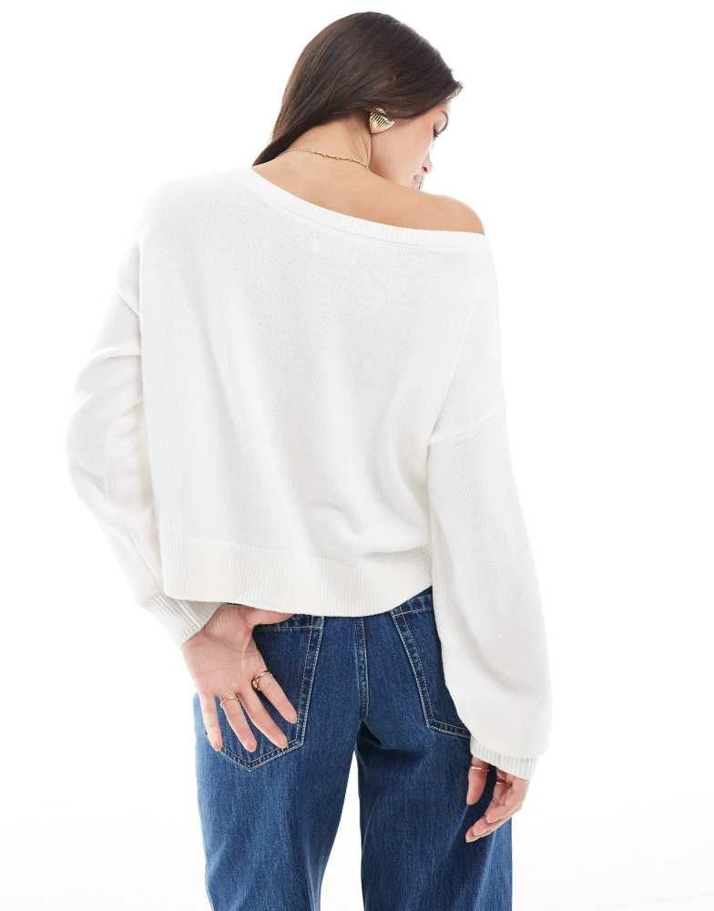 HOLLISTER Hollister off shoulder cherry motif jumper in white 3