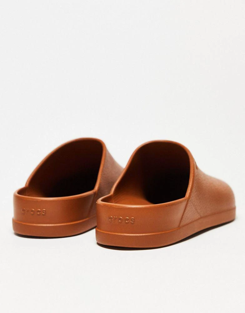 Crocs Crocs unisex dylan clogs in cognac tan 4