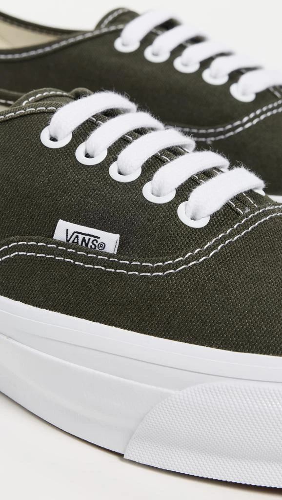 Vans Authentic Sneakers 4